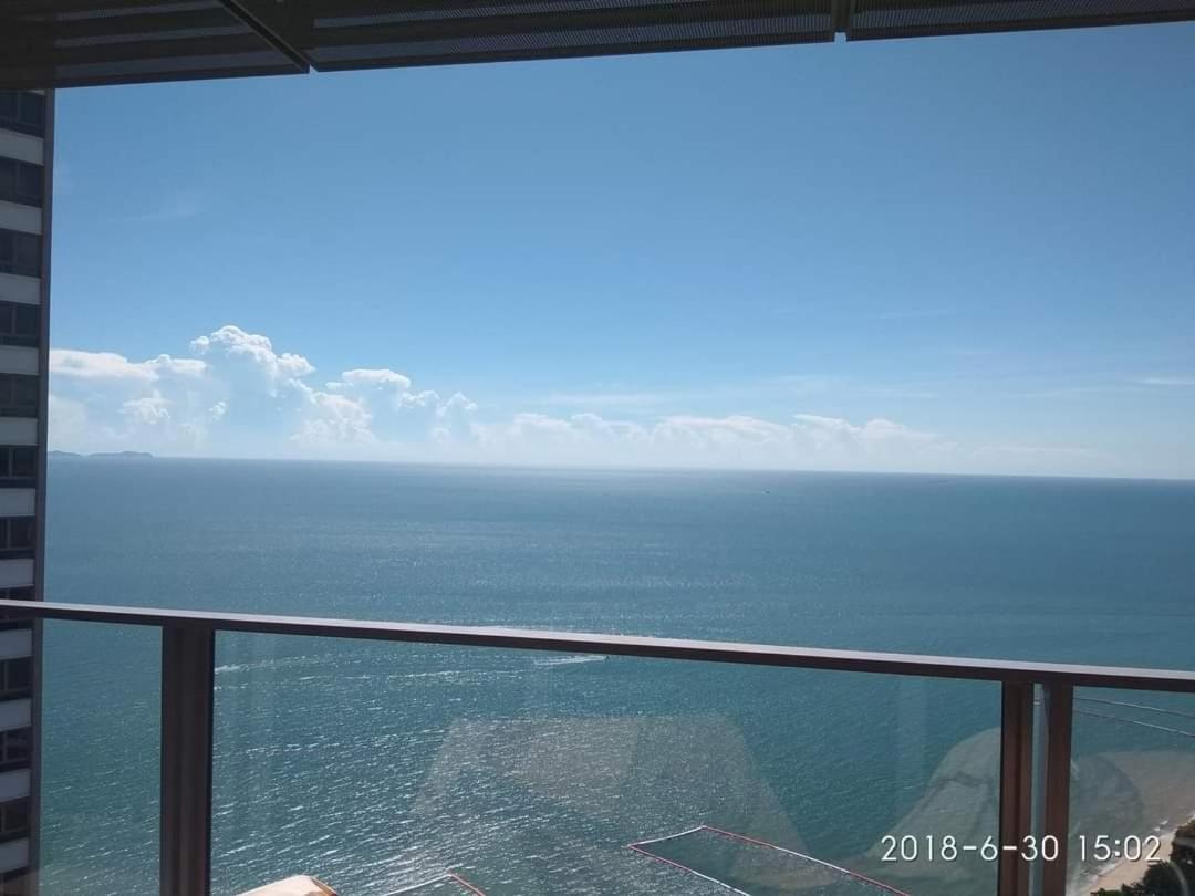 Sea View Apartment In Pattaya Bagian luar foto