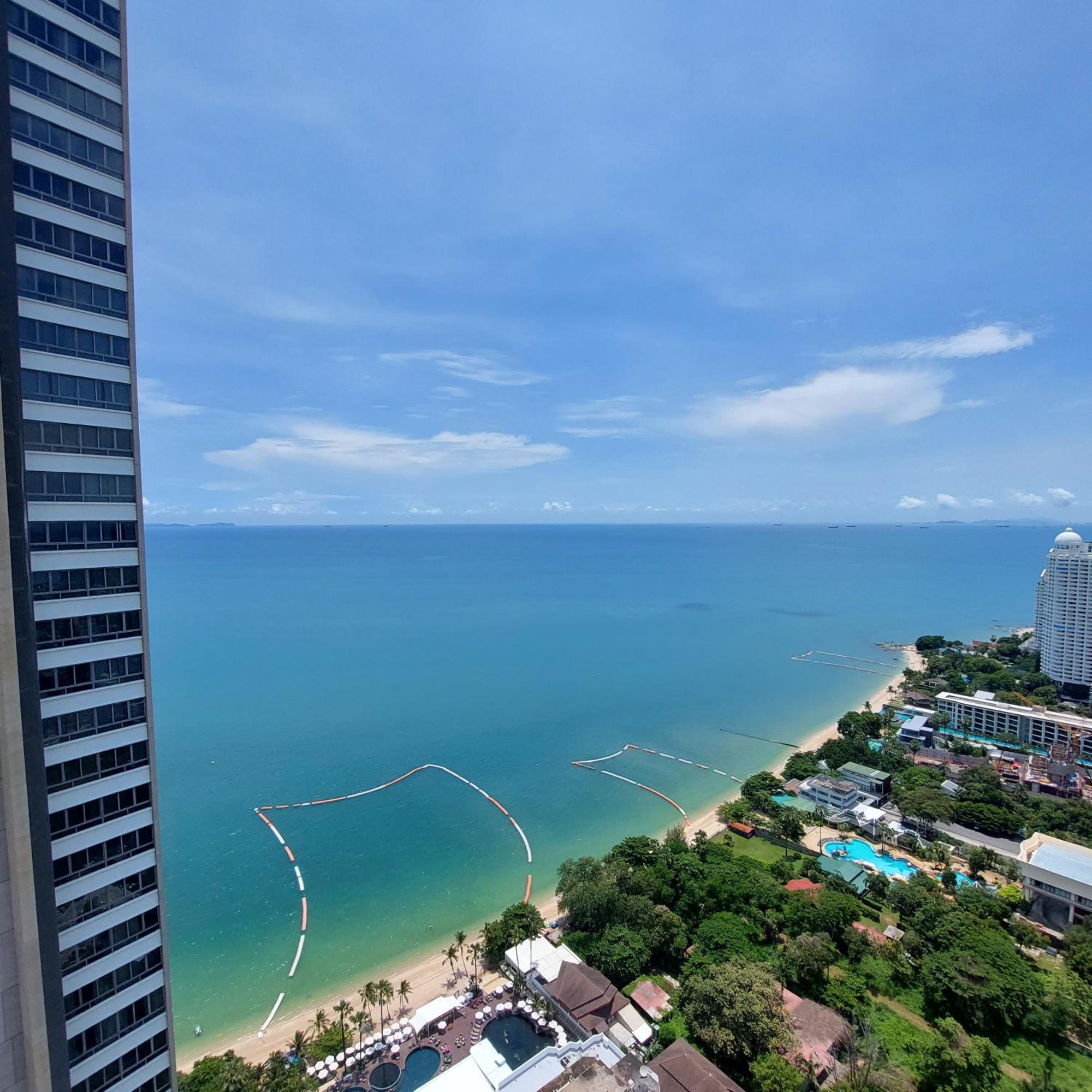 Sea View Apartment In Pattaya Bagian luar foto