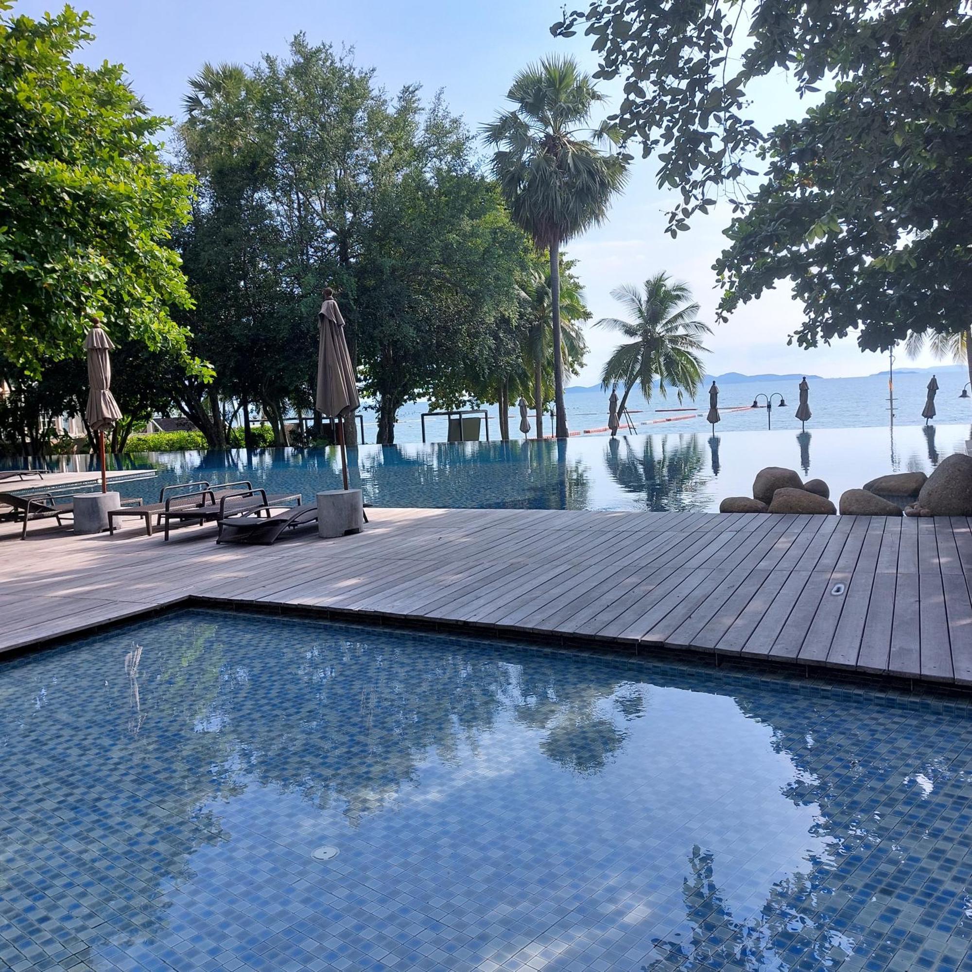 Sea View Apartment In Pattaya Bagian luar foto