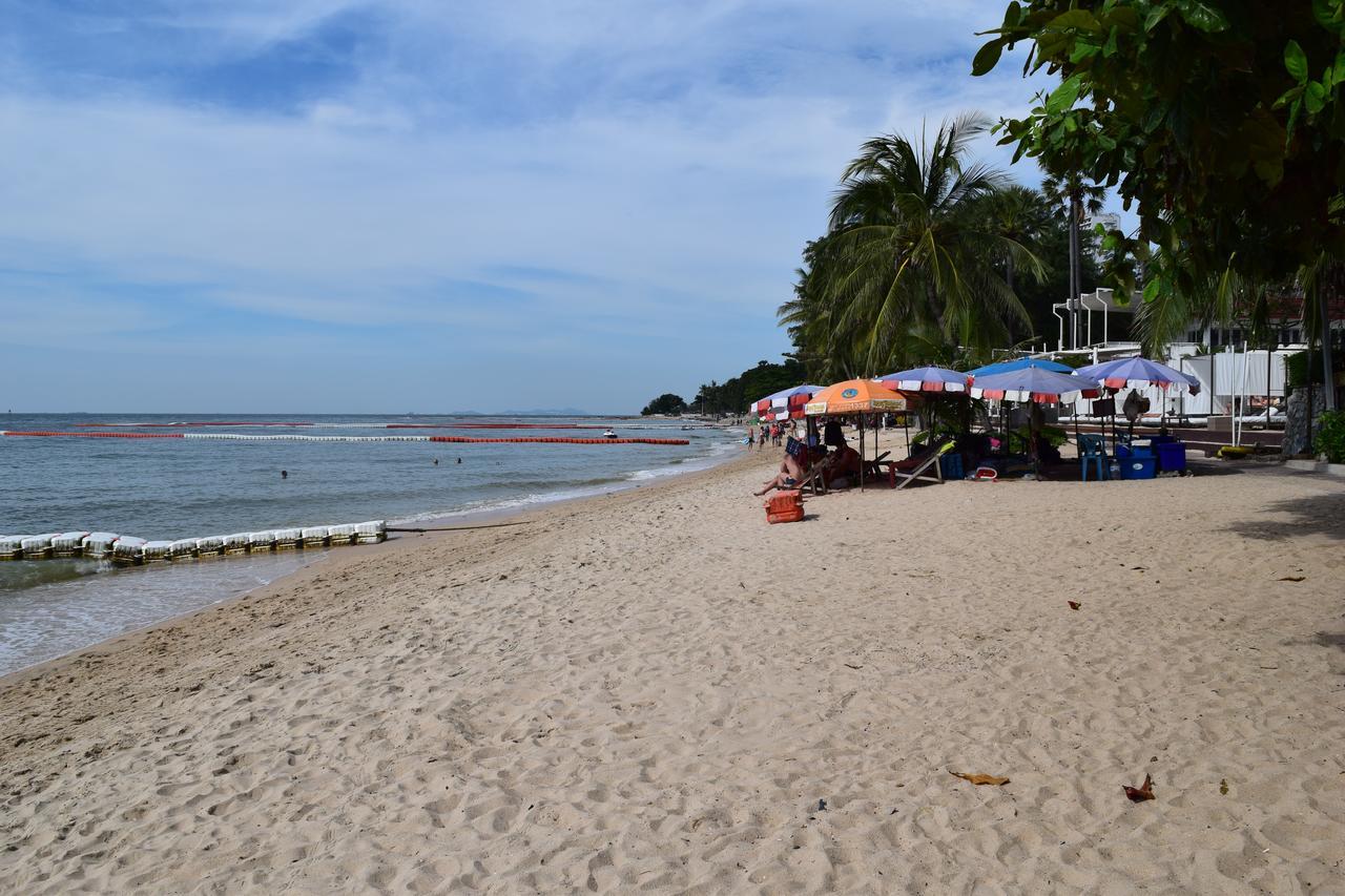 Sea View Apartment In Pattaya Bagian luar foto