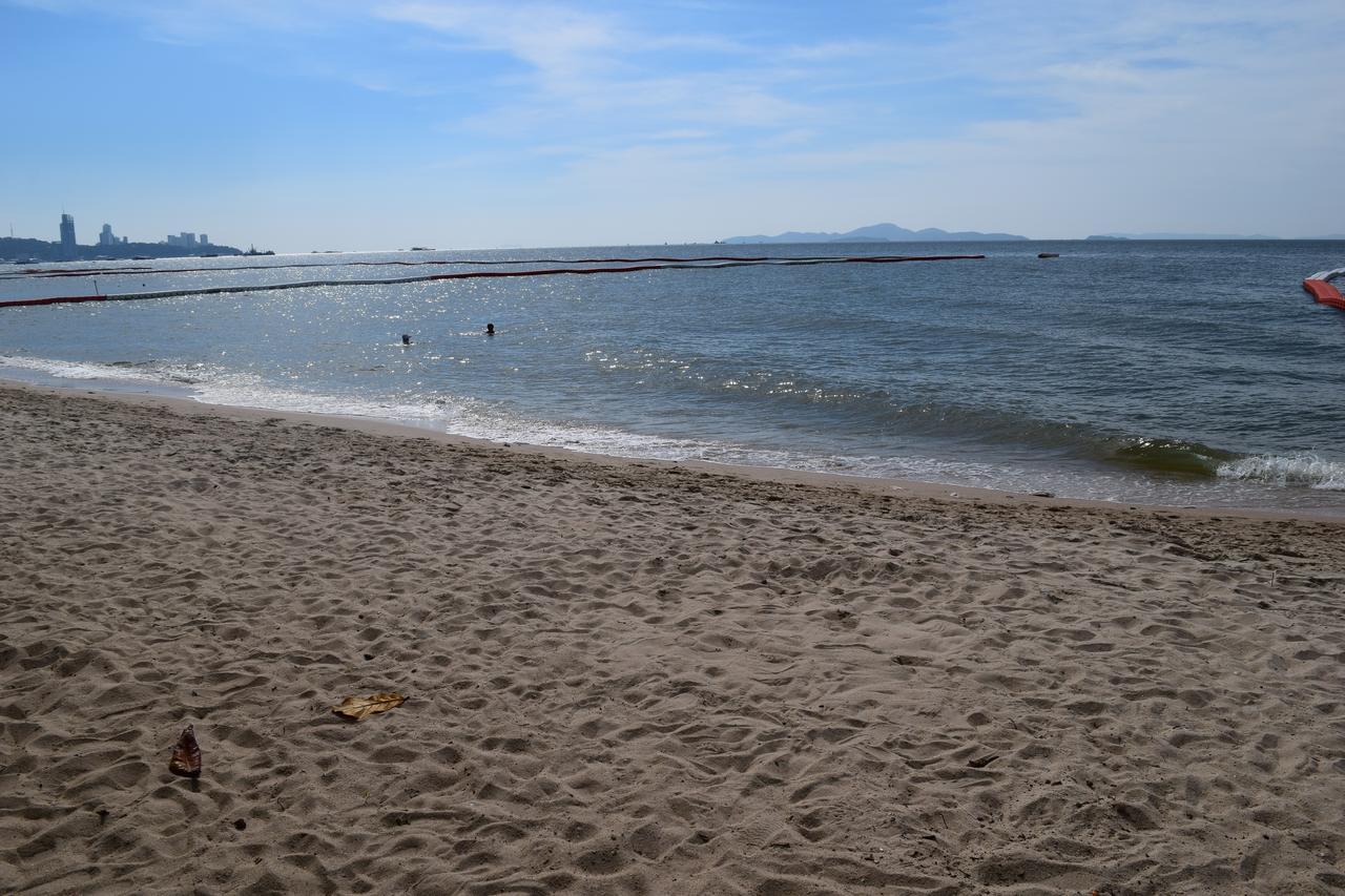Sea View Apartment In Pattaya Bagian luar foto