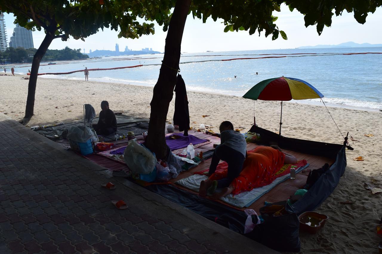 Sea View Apartment In Pattaya Bagian luar foto
